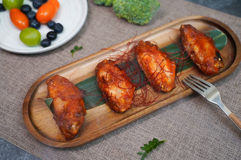 Wing Snob starter catering package with classic wings